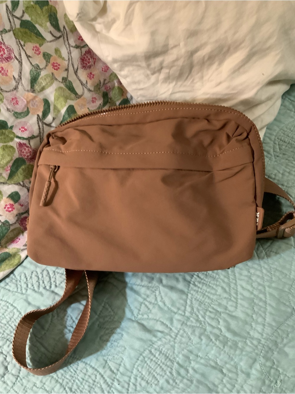 Iris & Rainbow Everyday Crossbody Bag in Warm Tan